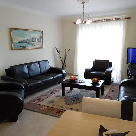 Oasis Lettings A14 Vilă