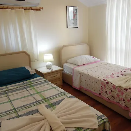 Oasis Lettings A14 Vilă