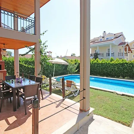 Oasis Lettings A14 Vilă